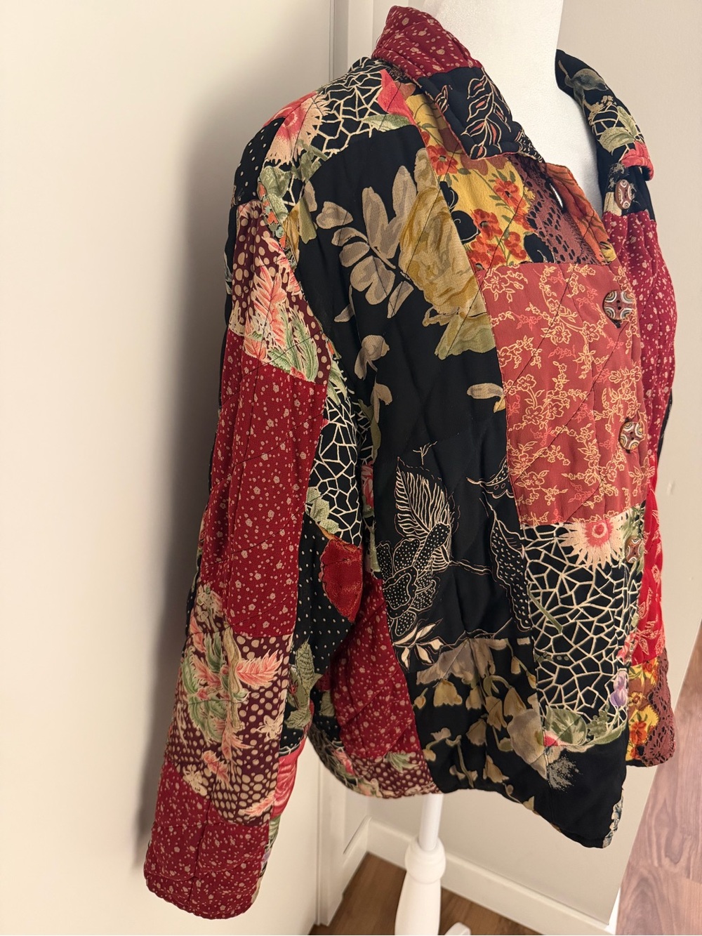 Vintage Patchwork Floral Quilted Jacket - Red & Black Multicolor - Picture 7 of 9